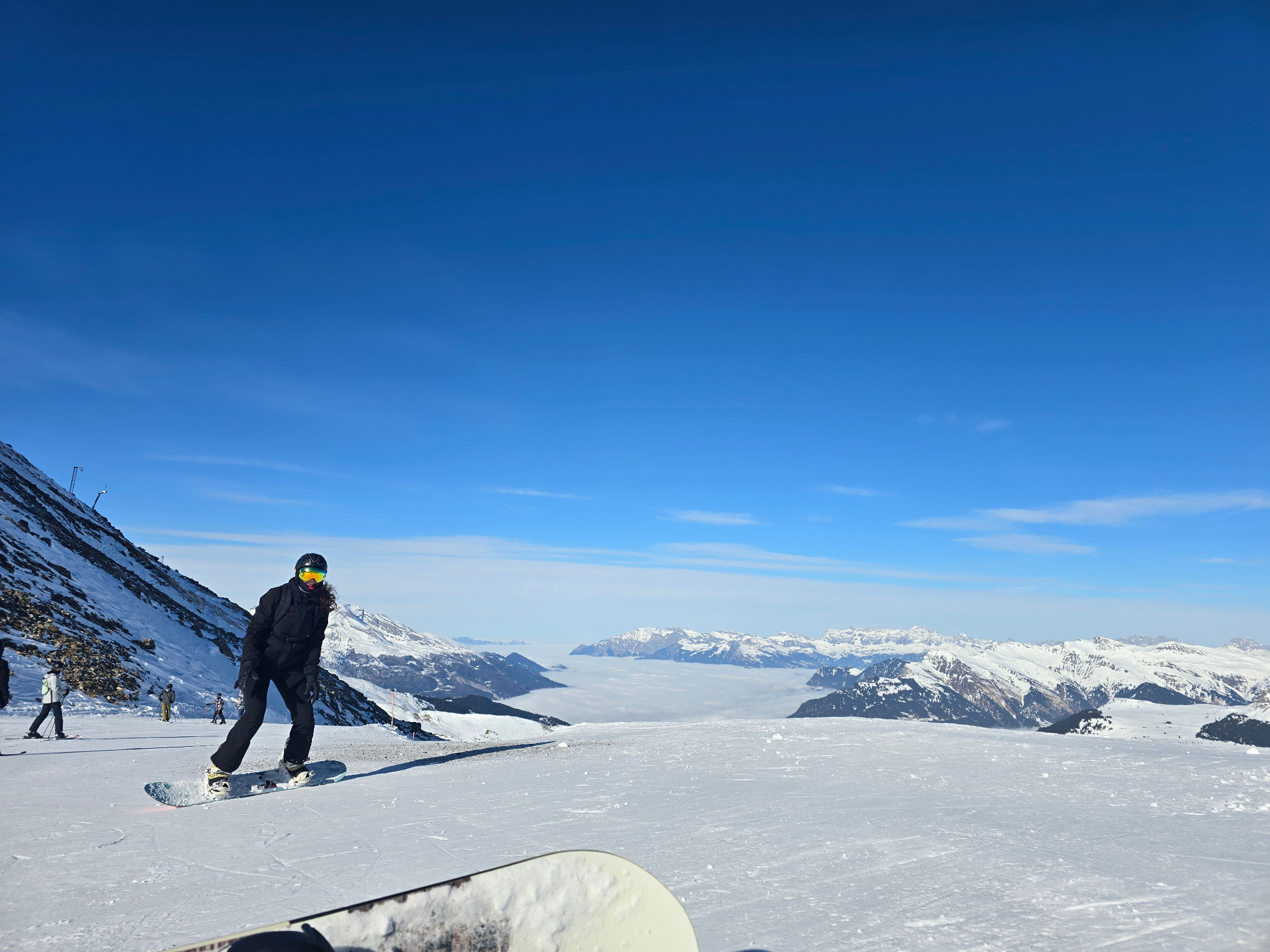 Student snowboarding — photo 3